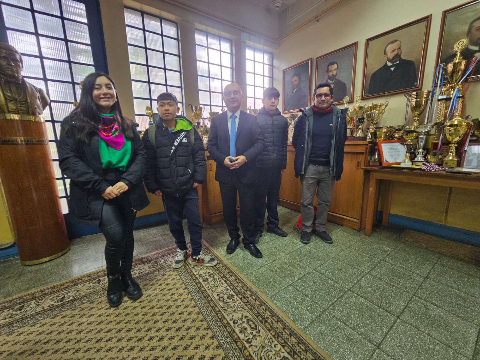 Visita estudiantes de la Escuela de Tenglo