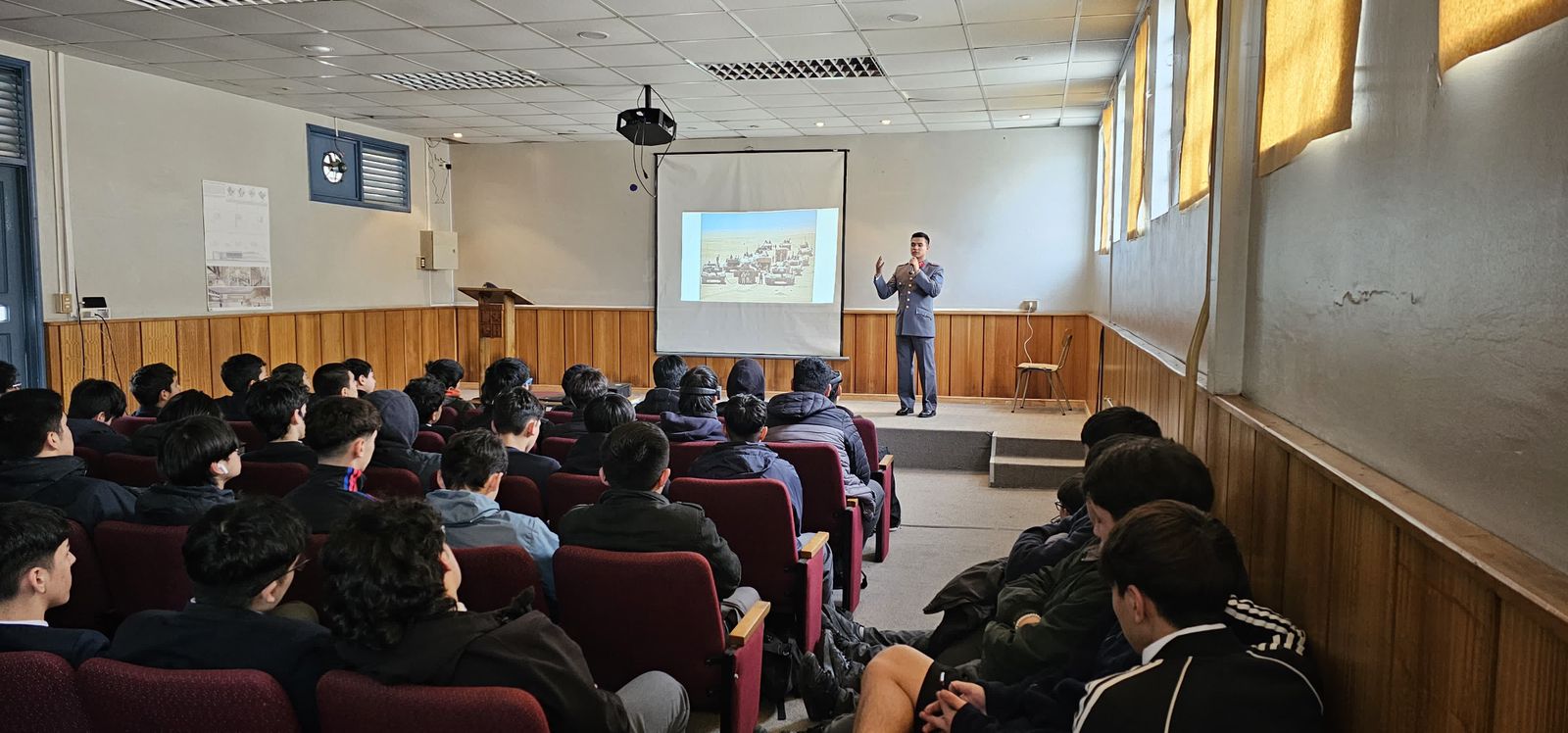 Charla de ex alumno