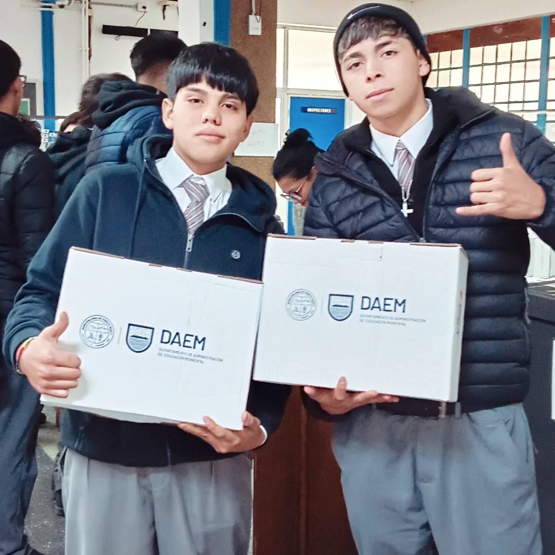 Nuestros estudiantes ya tienen sus materiales